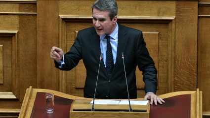 Θύμισε τον «Ναυαγό»: Δείτε πώς εμφανίστηκε ο Ανδρέας Λοβέρδος μετά την καραντίνα (Pic) Θύμισε τον «Ναυαγό»: Δείτε πώς εμφανίστηκε ο Ανδρέας Λοβέρδος μετά την καραντίνα (Pic)
