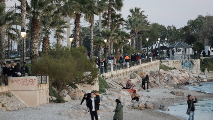 Έρευνα αποκαλύπτει πότε θα βγούμε οριστικά από το lockdown Έρευνα αποκαλύπτει πότε θα βγούμε οριστικά από το lockdown