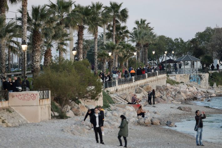 Έρευνα αποκαλύπτει πότε θα βγούμε οριστικά από το lockdown