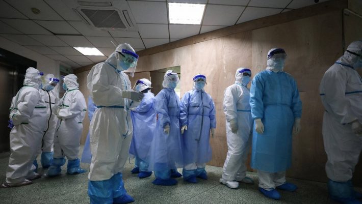 Η πρώτη ευρωπαϊκή χώρα που χαλάρωσε τα μέτρα είδε κατακόρυφη αύξηση των αριθμών Η πρώτη ευρωπαϊκή χώρα που χαλάρωσε τα μέτρα είδε κατακόρυφη αύξηση των αριθμών