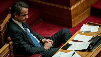 Κυβέρνηση με πολιτική… οπισθοχώρησης και απόσυρσης Κυβέρνηση με πολιτική… οπισθοχώρησης και απόσυρσης