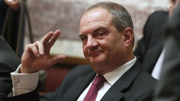 Με μεγάλα μούσια και γυαλιά: Έτσι εμφανίστηκε ο Κώστας Καραμανλής στη βουλή (Pics) Με μεγάλα μούσια και γυαλιά: Έτσι εμφανίστηκε ο Κώστας Καραμανλής στη βουλή (Pics)