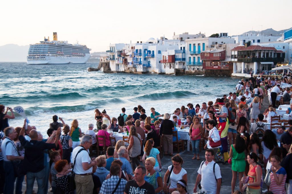 Στη «μαύρη λίστα»: Χωρίς Βρετανούς τουρίστες η Ελλάδα το φετινό καλοκαίρι