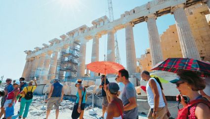 Το μεγάλο δίλημμα: Tουρισμός με κρούσματα κορονοϊού ή φτωχοποίηση της κοινωνίας Το μεγάλο δίλημμα: Tουρισμός με κρούσματα κορονοϊού ή φτωχοποίηση της κοινωνίας