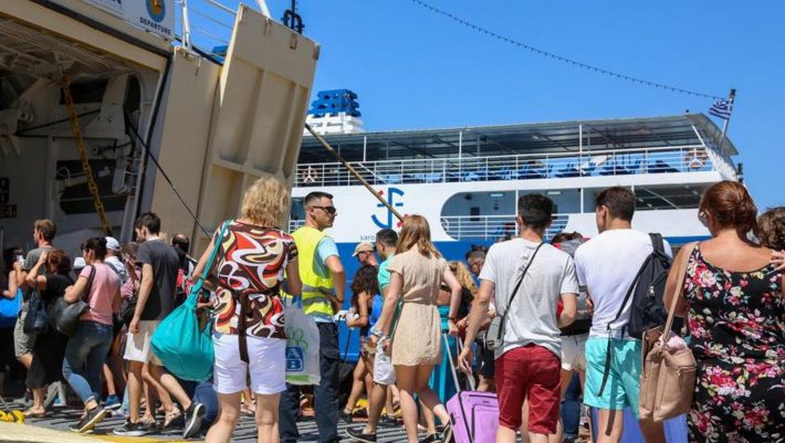 Επιστρέφει ο εφιάλτης; Το σενάριο για τον covid στην Ελλάδα που κανείς δεν ήθελε ν' ακούσει Επιστρέφει ο εφιάλτης; Το σενάριο για τον covid στην Ελλάδα που κανείς δεν ήθελε ν' ακούσει
