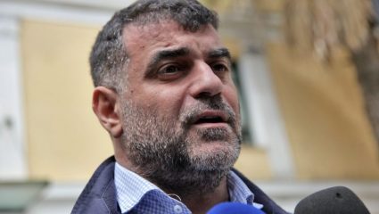 «Κομψός ή Μωυσής»: Ποστάρισμα-φωτιά Βαξεβάνη για τον Ευκλείδη Τσακαλώτο «Κομψός ή Μωυσής»: Ποστάρισμα-φωτιά Βαξεβάνη για τον Ευκλείδη Τσακαλώτο
