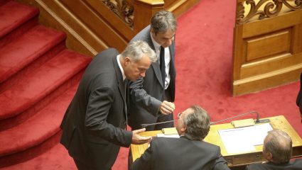 Πώς ο Πέτσας έβγαλε… οφσάιντ τον Βορίδη Πώς ο Πέτσας έβγαλε… οφσάιντ τον Βορίδη
