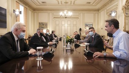 Κορωνοϊός: Τα 3 νέα μέτρα που ανακοινώνει η κυβέρνηση μετά την εισήγηση των λοιμωξιολόγων Κορωνοϊός: Τα 3 νέα μέτρα που ανακοινώνει η κυβέρνηση μετά την εισήγηση των λοιμωξιολόγων