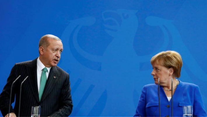 Με «κλάματα» στη Μέρκελ ο Σουλτάνος για την Ελλάδα Με «κλάματα» στη Μέρκελ ο Σουλτάνος για την Ελλάδα
