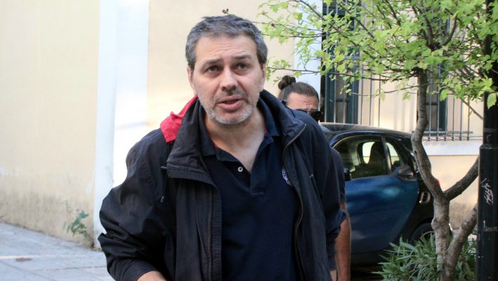 Σφίγγει ο κλοιός: Το πρώτο στοιχείο που έδωσε ο Χίος για τον δράστη Σφίγγει ο κλοιός: Το πρώτο στοιχείο που έδωσε ο Χίος για τον δράστη