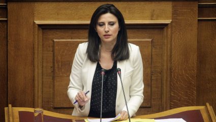 Γιατί ήραν τη βουλευτική της ασυλία αφού είχε ζητήσει συγγνώμη; Γιατί ήραν τη βουλευτική της ασυλία αφού είχε ζητήσει συγγνώμη;
