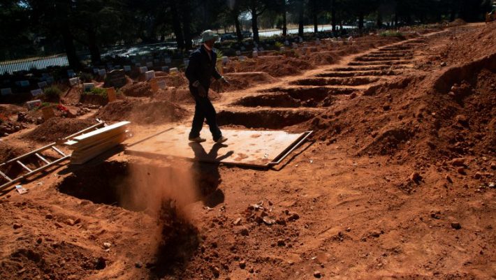 Καταρρέει ο μύθος της Αφρικής: Εκατόμβες ομαδικών τάφων Καταρρέει ο μύθος της Αφρικής: Εκατόμβες ομαδικών τάφων