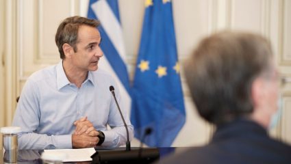 Τώρα ή χάνεται το παιχνίδι: Τα 4 νέα μέτρα της κυβέρνησης μετά το χαστούκι των 293 κρουσμάτων Τώρα ή χάνεται το παιχνίδι: Τα 4 νέα μέτρα της κυβέρνησης μετά το χαστούκι των 293 κρουσμάτων