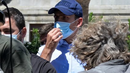 Μαγκουάιρ: Αυτός είναι ο αστυνομικός- πρωταθλητής του ζίου ζίτσου που τον ακινητοποίησε στη Μύκονο Μαγκουάιρ: Αυτός είναι ο αστυνομικός- πρωταθλητής του ζίου ζίτσου που τον ακινητοποίησε στη Μύκονο
