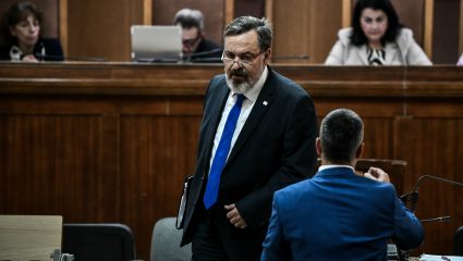 Άφαντος για δεύτερη μέρα: Πώς ξέφυγε από την αστυνομία ο χρυσαυγίτης Παππάς Άφαντος για δεύτερη μέρα: Πώς ξέφυγε από την αστυνομία ο χρυσαυγίτης Παππάς
