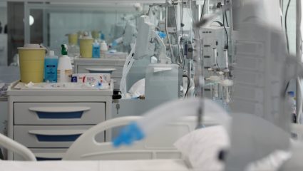 «Βοηθήστε μας, είμαστε σε πόλεμο»: το συγκλονιστικό μήνυμα γιατρού στη Θεσσαλονίκη «Βοηθήστε μας, είμαστε σε πόλεμο»: το συγκλονιστικό μήνυμα γιατρού στη Θεσσαλονίκη