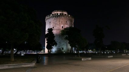 Αναβρασμός στη Θεσσαλονίκη – Μυστήριο με το ιπτάμενο αντικείμενο έπεσε στη θάλασσα Αναβρασμός στη Θεσσαλονίκη – Μυστήριο με το ιπτάμενο αντικείμενο έπεσε στη θάλασσα