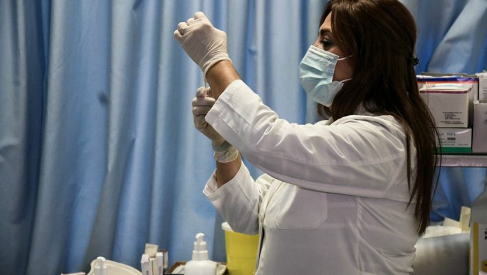 Γιατί δε συμπεριλήφθηκε στους πρώτους εμβολιασμούς η συγκεκριμένη επαγγελματική ομάδα; Γιατί δε συμπεριλήφθηκε στους πρώτους εμβολιασμούς η συγκεκριμένη επαγγελματική ομάδα;