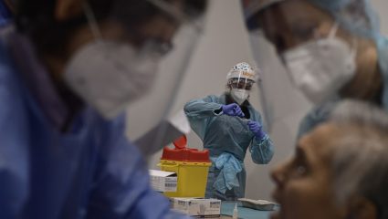 Δύο μήνες lockdown στα σκουπίδια: «2.000 κρούσματα στο τέλος Φεβρουαρίου» Δύο μήνες lockdown στα σκουπίδια: «2.000 κρούσματα στο τέλος Φεβρουαρίου»