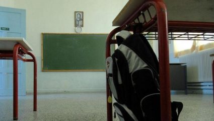 Πρόεδρος παιδιάτρων: «Θα γίνει χαμός από τις ιώσεις με τα ανοιχτά παράθυρα στα σχολεία» Πρόεδρος παιδιάτρων: «Θα γίνει χαμός από τις ιώσεις με τα ανοιχτά παράθυρα στα σχολεία»