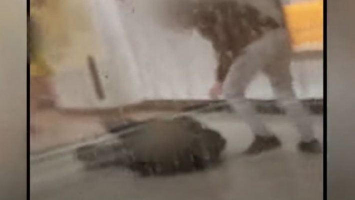 Επίθεση στον σταθμάρχη: Η σύλληψη των 2 δραστών και η σχέση με την επίθεση με το βιτριόλι Επίθεση στον σταθμάρχη: Η σύλληψη των 2 δραστών και η σχέση με την επίθεση με το βιτριόλι