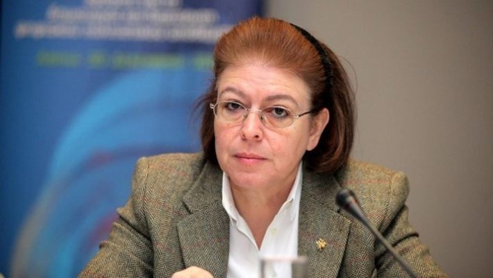 Έξαλλη η Ακρίτα με Μενδώνη: «Είναι σούργελο η γυναίκα» Έξαλλη η Ακρίτα με Μενδώνη: «Είναι σούργελο η γυναίκα»
