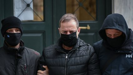 Νέα καταγγελία για βιασμό από τον Δημήτρη Λιγνάδη Νέα καταγγελία για βιασμό από τον Δημήτρη Λιγνάδη