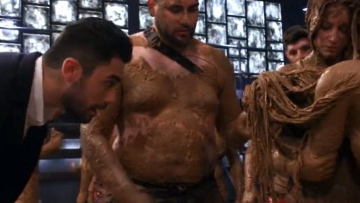 Εικόνες ντροπής στην πρεμιέρα του «Battle of the Couples» (Pics & Tweets) Εικόνες ντροπής στην πρεμιέρα του «Battle of the Couples» (Pics & Tweets)