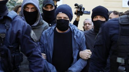 Δημήτρης Λιγνάδης: Ο λόγος που ανακρίτρια και εισαγγελέας είπαν όχι στο βραχιολάκι επιτήρησης Δημήτρης Λιγνάδης: Ο λόγος που ανακρίτρια και εισαγγελέας είπαν όχι στο βραχιολάκι επιτήρησης