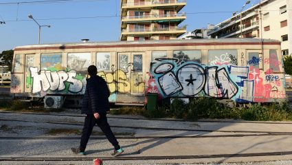 Δεύτερες σκέψεις για την άρση των μέτρων μετά το διπλό αρνητικό ρεκόρ Δεύτερες σκέψεις για την άρση των μέτρων μετά το διπλό αρνητικό ρεκόρ