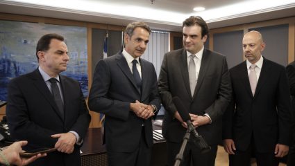 Μήπως να πούμε ένα μεγάλο «μπράβο» στην κυβέρνηση γι’ αυτό που έχει κάνει; Μήπως να πούμε ένα μεγάλο «μπράβο» στην κυβέρνηση γι’ αυτό που έχει κάνει;