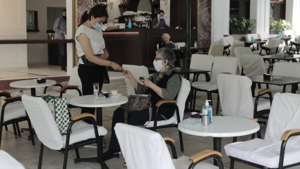 Τι αλλάζει στην απαγόρευση κυκλοφορίας από σήμερα Τι αλλάζει στην απαγόρευση κυκλοφορίας από σήμερα