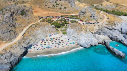 Η πιο όμορφη σπηλιά στην Ελλάδα με τα καταγάλανα νερά – Τι σχέση έχει μαζί της ο… δράκος Η πιο όμορφη σπηλιά στην Ελλάδα με τα καταγάλανα νερά – Τι σχέση έχει μαζί της ο… δράκος