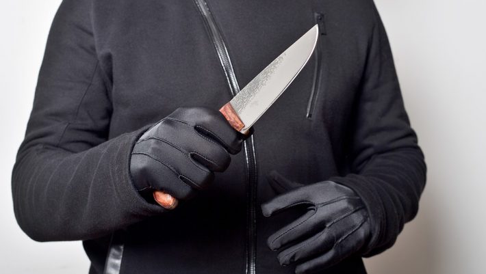 Σοκ στη Βοιωτία: Μαχαίρωσε τη μάνα του - Την βρήκαν με το μαχαίρι καρφωμένο στην πλάτη Σοκ στη Βοιωτία: Μαχαίρωσε τη μάνα του - Την βρήκαν με το μαχαίρι καρφωμένο στην πλάτη