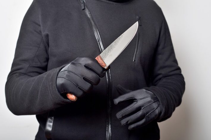 Σοκ στη Βοιωτία: Μαχαίρωσε τη μάνα του - Την βρήκαν με το μαχαίρι καρφωμένο στην πλάτη