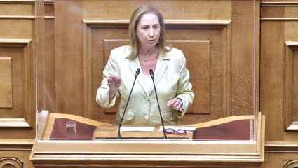 «Σφαγή» των πρώην συντρόφων του ΠΑΣΟΚ στη Βουλή – «Σκοτώθηκαν» για τα δάνεια «Σφαγή» των πρώην συντρόφων του ΠΑΣΟΚ στη Βουλή – «Σκοτώθηκαν» για τα δάνεια