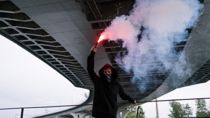 Πρωτοφανές: Χούλιγκαν τσάκισαν στο ξύλο πατέρα που μπήκε μπροστά για την κόρη του Πρωτοφανές: Χούλιγκαν τσάκισαν στο ξύλο πατέρα που μπήκε μπροστά για την κόρη του