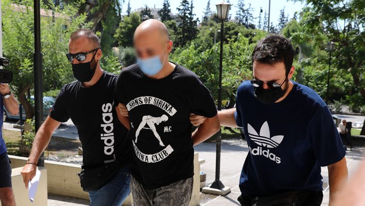 Φρίκη: Ο αστυνομικός πήγε τη 19χρονη στη Sirina για να γυρίσει ταινία Φρίκη: Ο αστυνομικός πήγε τη 19χρονη στη Sirina για να γυρίσει ταινία