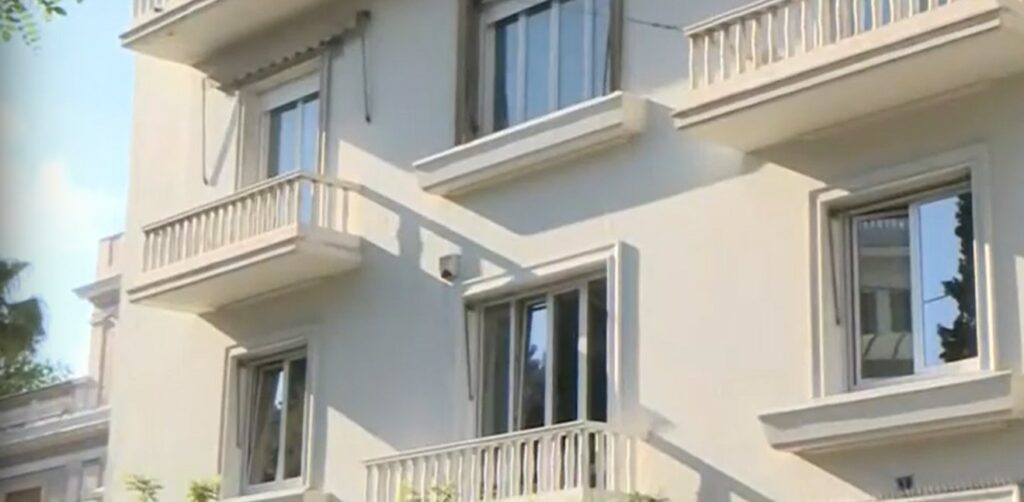 Θέα θάλασσα και Ακρόπολη: Αυτός αγόρασε το πιο ακριβό διαμέρισμα της Αθήνας με 18 εκατ. ευρώ