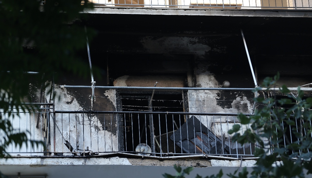 «Από θαύμα ζει»: Η ατάκα για τη φωτιά στο σπίτι του Πέτρου Φιλιππίδη δείχνει πολλά (Vid)