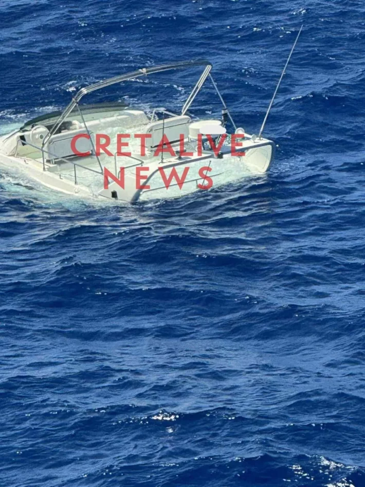 Τραυματίστηκε η σύζυγός του: Ο Έλληνας ποινικολόγος που το σκάφος του προσάραξε και βυθίστηκε στη Σαντορίνη