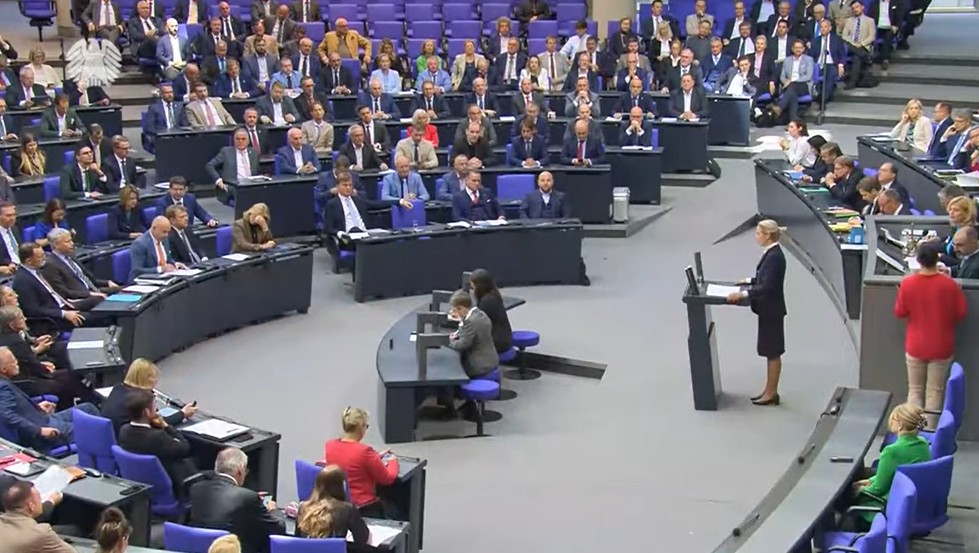 Στο κόκκινο η Bundestag: Αιφνιδιαστικό «στοπ» στον νέο νόμο για τη στρατιωτική θητεία στη Γερμανία