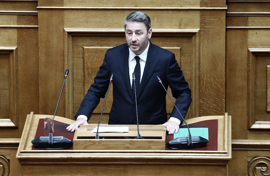 Η ώρα των Δελφίνων στο ΠΑΣΟΚ: Με την πλάτη στον τοίχο ο Νίκος Ανδρουλάκης