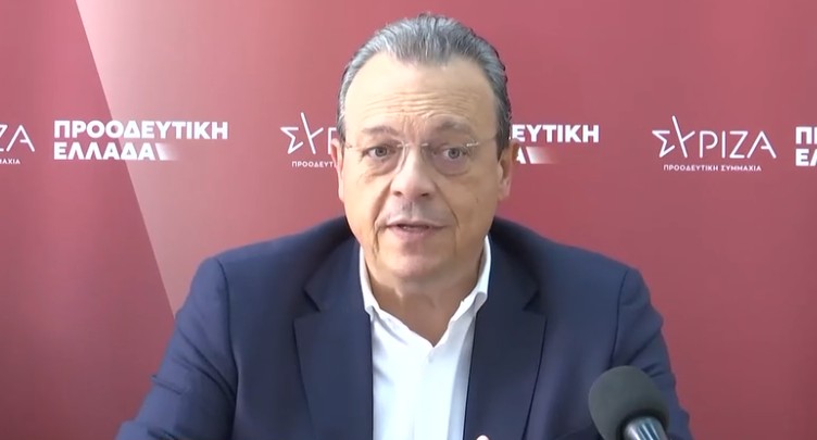 Στη σκιά του Τσίπρα: Ο Σωκράτης Φάμελλος μπροστά στη «μάχη» που απειλεί να τινάξει τον ΣΥΡΙΖΑ στον αέρα