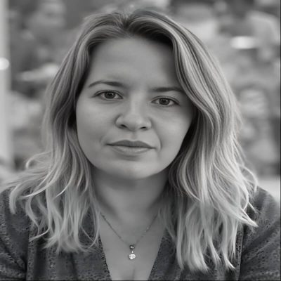 Αλλάζει τα κόμματα σαν τα πουκάμισα - Ποια είναι η Μαριζέτα Αντωνοπούλου που βρίσκεται στο πλευρό του Τσίπρα