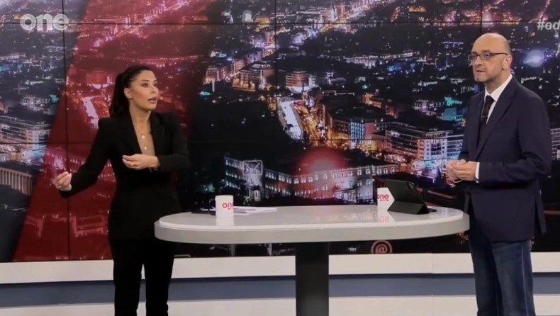 Στιγμές αμηχανίας στον αέρα εκπομπής: Το live περιστατικό που έκανε τη Λατινοπούλου να παγώσει με τη φράση που ακούστηκε απρόσμενα (vid)