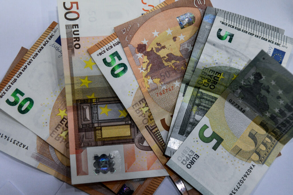 Έως και 6500 ευρώ: Ανακοίνωσε τον χριστουγεννιάτικο μποναμά ο Κυριάκος Μητσοτάκης
