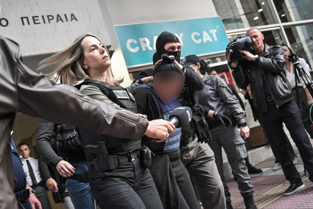 Τέσσερις φορές υποψήφια με τη Χρυσή Αυγή και υπάλληλος του κόμματος η πεθεροκτόνος της Σαλαμίνας - Πού κατέβηκε και πόσους σταυρούς πήρε