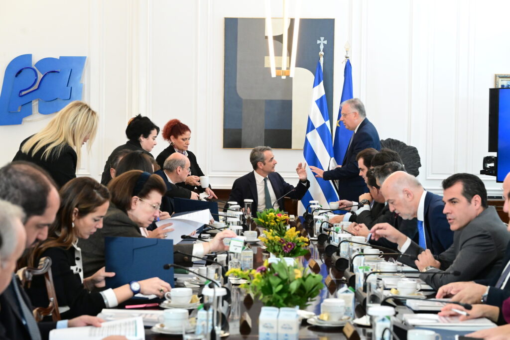 Αυτός είναι ο απαράβατος όρος του Μητσοτάκη για να κάνει ανασχηματισμό - Οι αμετακίνητοι υπουργοί
