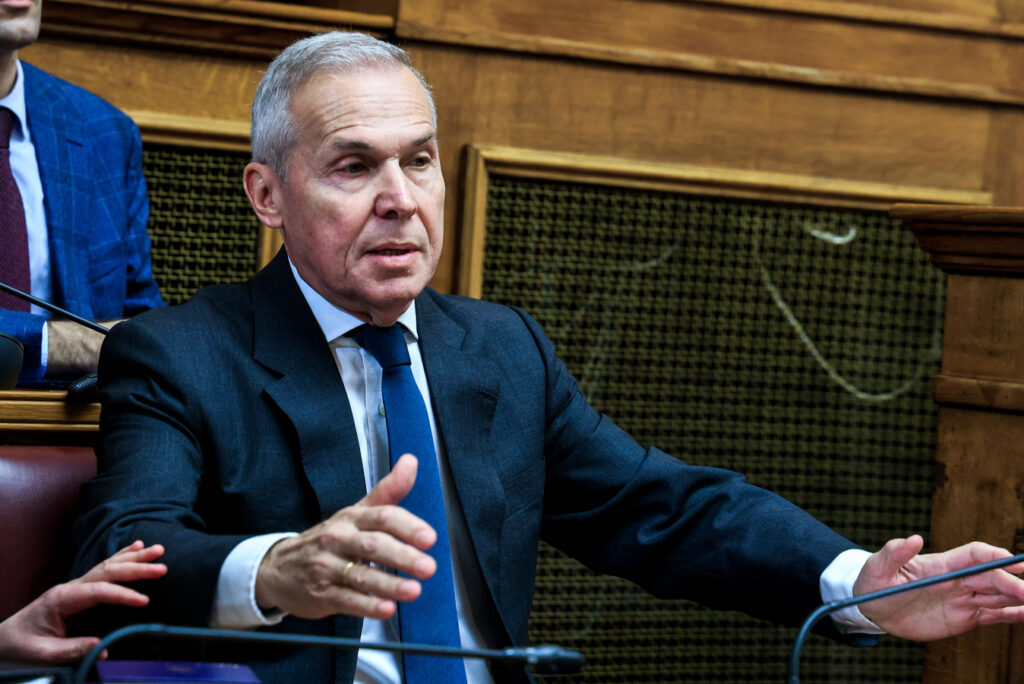 Άγρια κόντρα Νεοδημοκρατών με αφορμή τον Δένδια -Η αφορμή που «άναψε τα αίματα» στη Βουλή: «Πού είναι ο υπουργός;» - «Σε ανακαλώ στην τάξη»